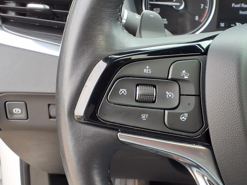 Buick Enclave Vehicle Full-screen Gallery Image 12