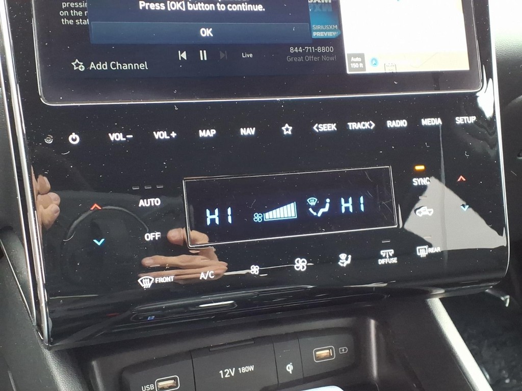 Hyundai Santa Cruz Vehicle Full-screen Gallery Image 10