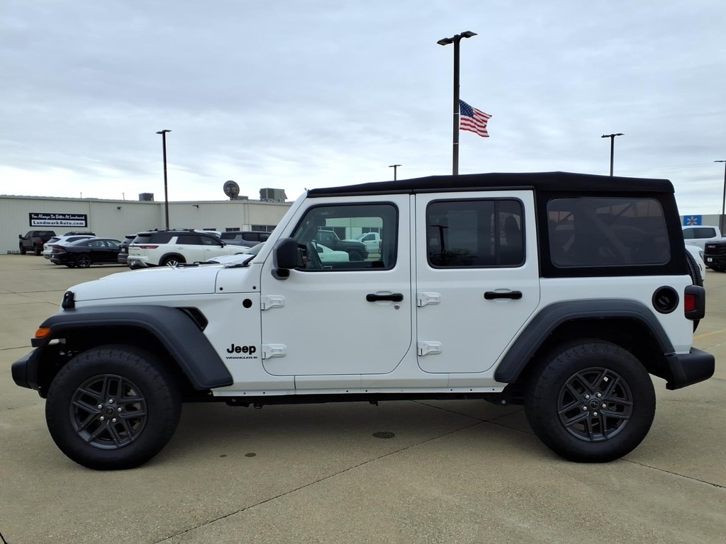 Jeep Wrangler Vehicle Full-screen Gallery Image 2