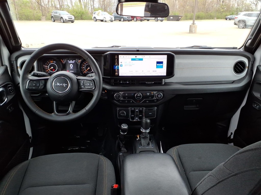 Jeep Wrangler Vehicle Full-screen Gallery Image 4