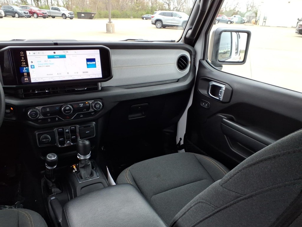 Jeep Wrangler Vehicle Full-screen Gallery Image 5