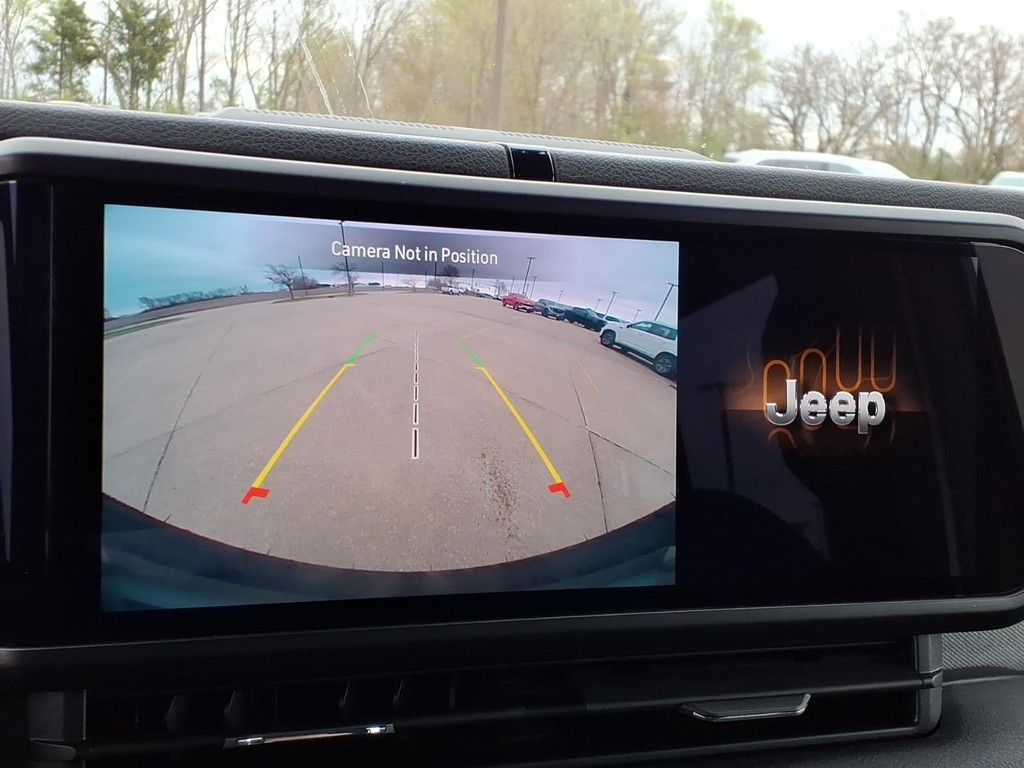 Jeep Wrangler Vehicle Full-screen Gallery Image 9