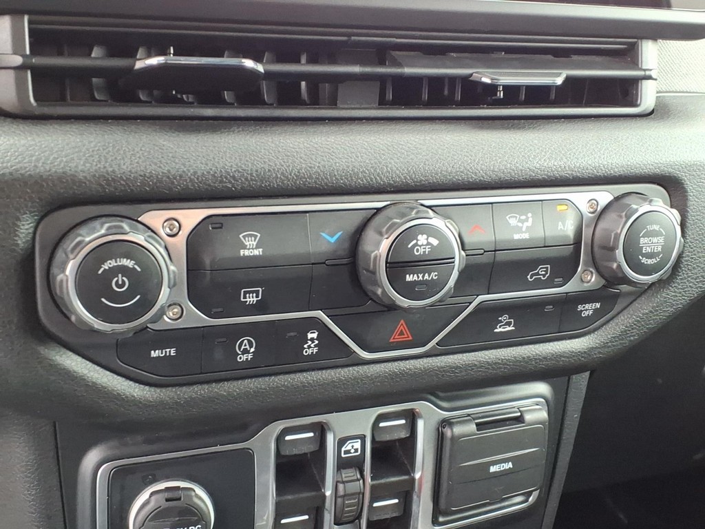 Jeep Wrangler Vehicle Full-screen Gallery Image 10