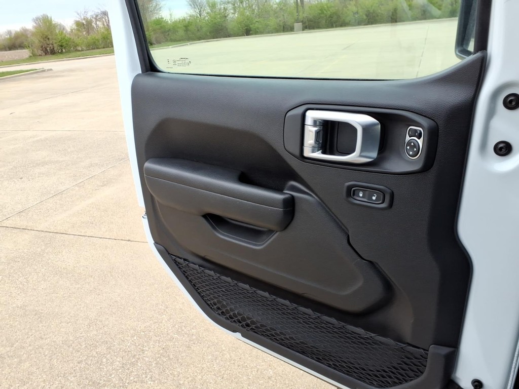 Jeep Wrangler Vehicle Full-screen Gallery Image 16