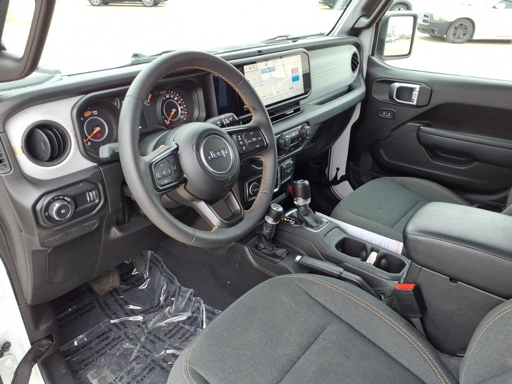 Jeep Wrangler Vehicle Full-screen Gallery Image 17