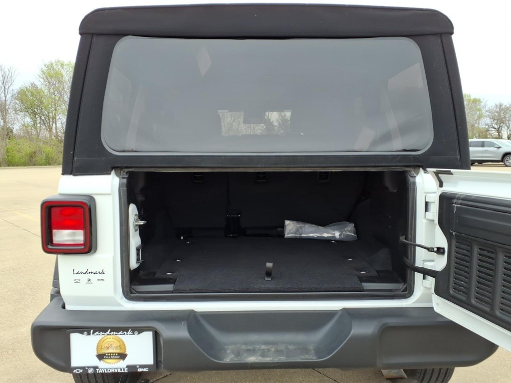 Jeep Wrangler Vehicle Full-screen Gallery Image 19