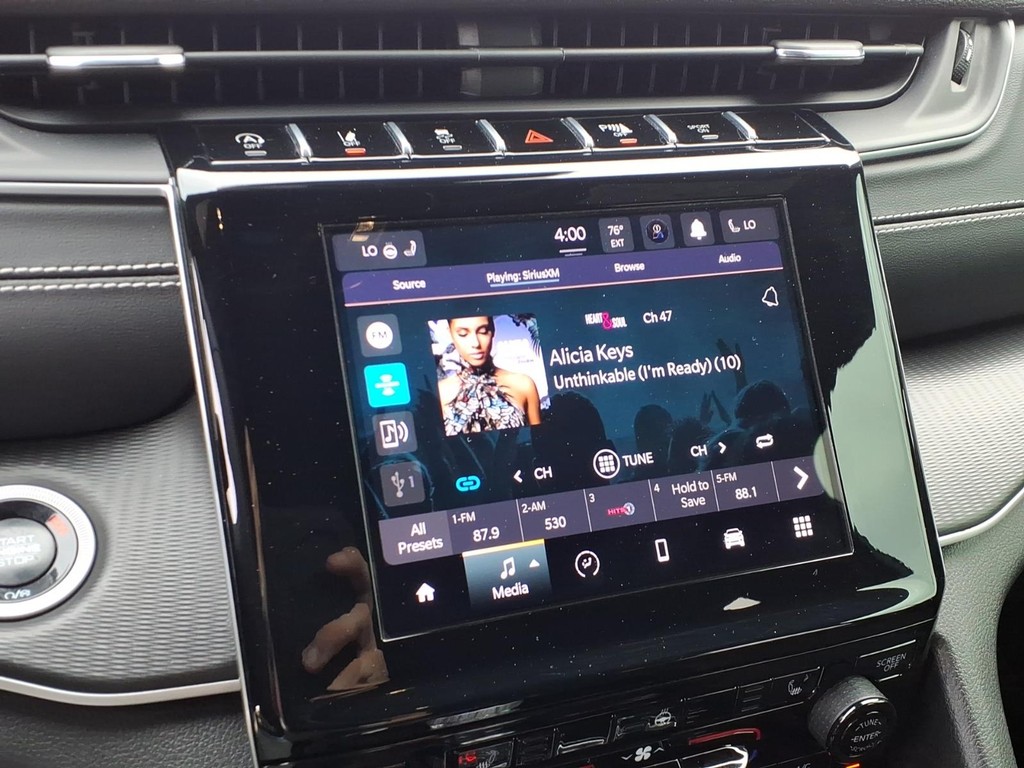 Jeep Grand Cherokee Vehicle Full-screen Gallery Image 8