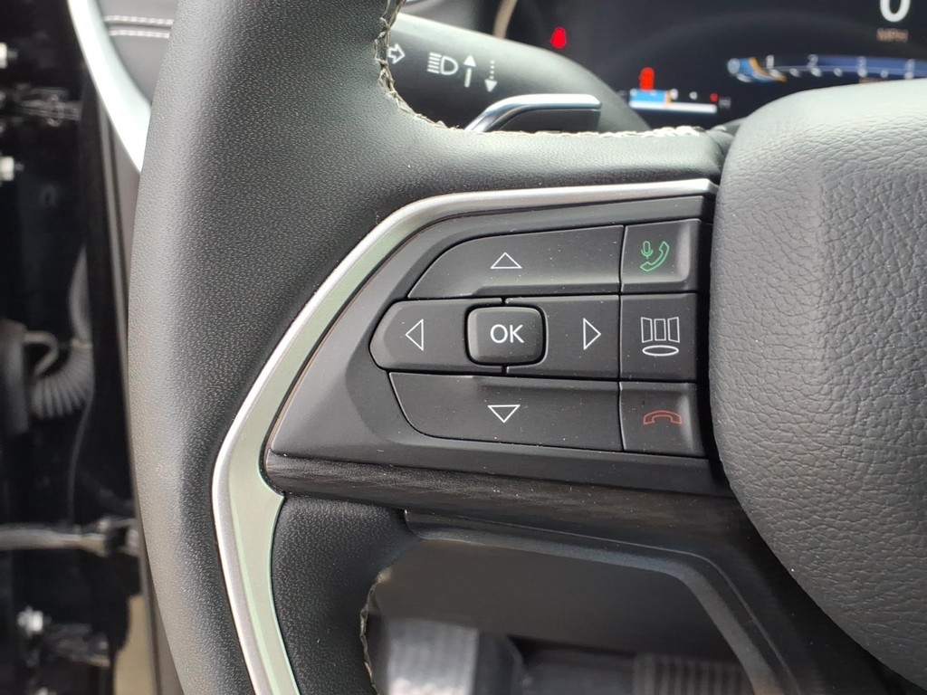 Jeep Grand Cherokee Vehicle Full-screen Gallery Image 12