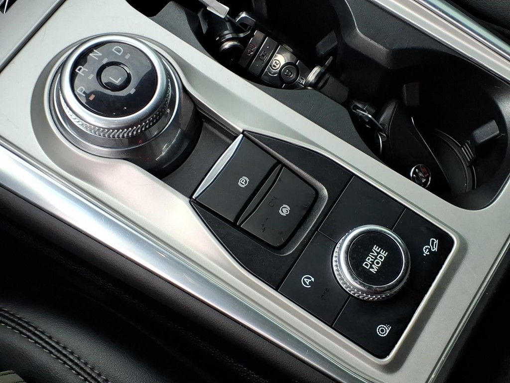 Ford Explorer Vehicle Full-screen Gallery Image 11