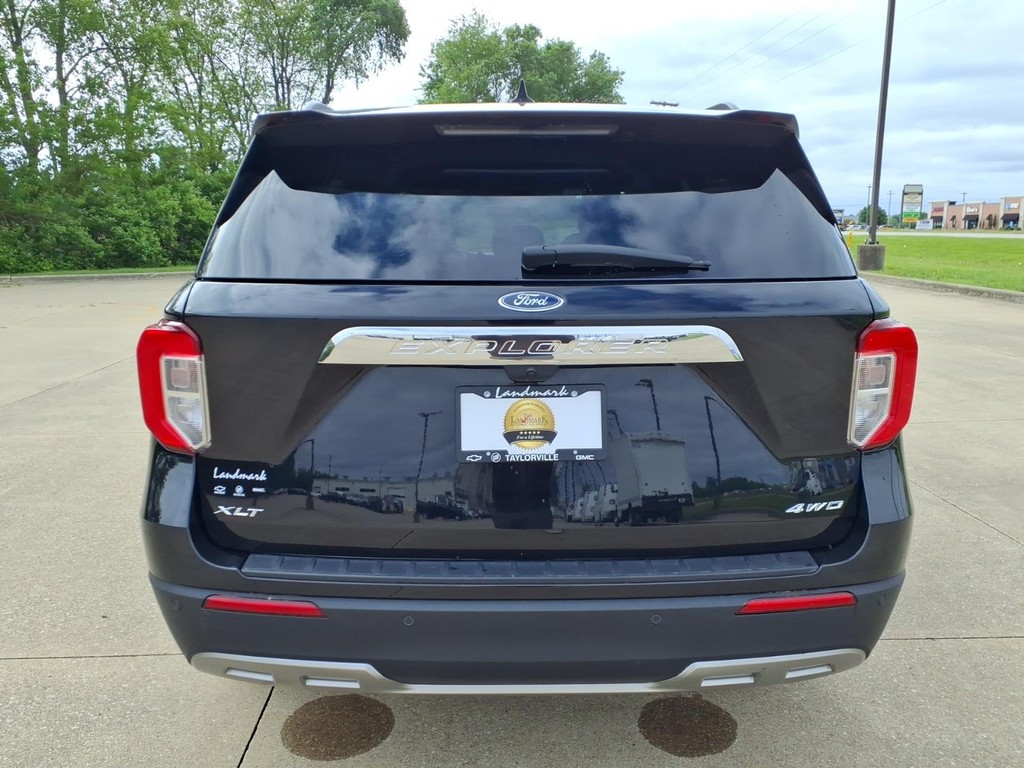 Ford Explorer Vehicle Full-screen Gallery Image 20