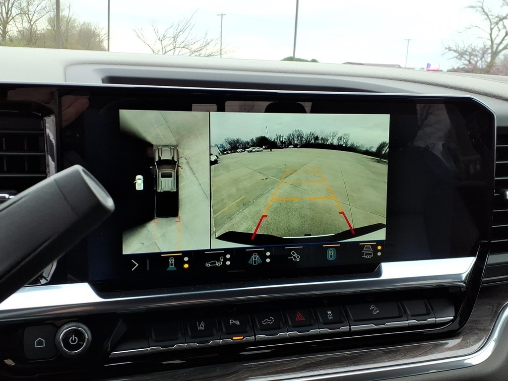 Chevrolet Silverado 2500HD Vehicle Full-screen Gallery Image 09