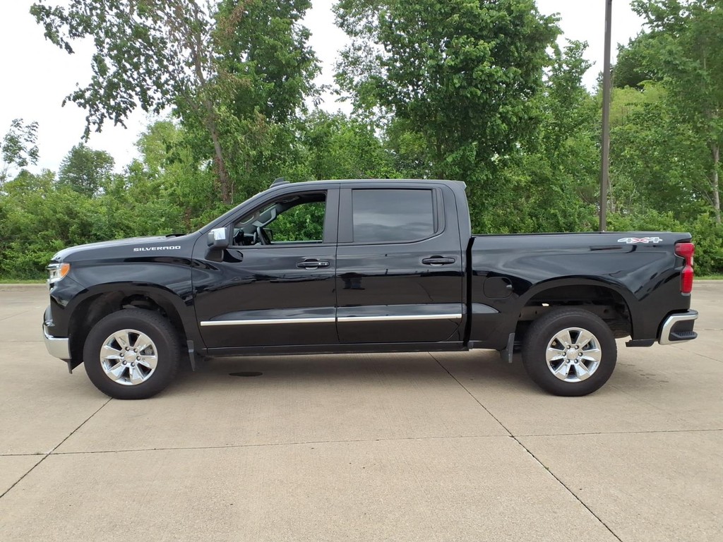 Chevrolet Silverado 1500 Vehicle Full-screen Gallery Image 2