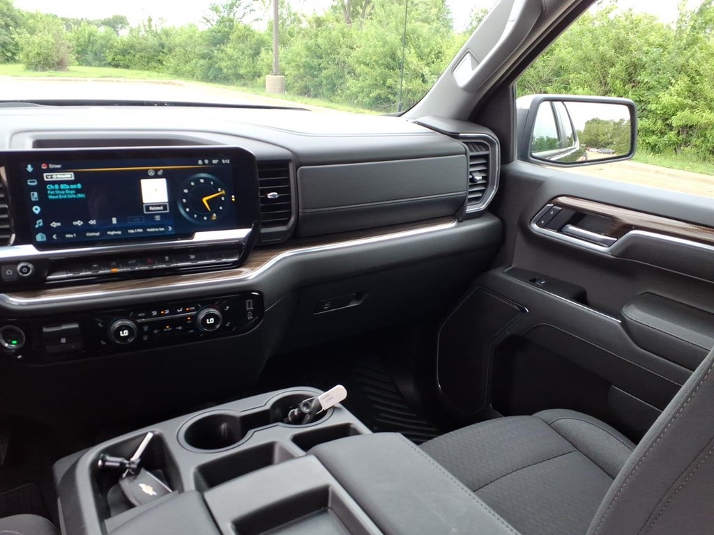 Chevrolet Silverado 1500 Vehicle Full-screen Gallery Image 5