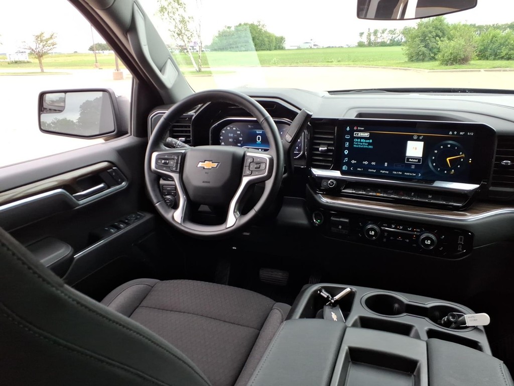 Chevrolet Silverado 1500 Vehicle Full-screen Gallery Image 6