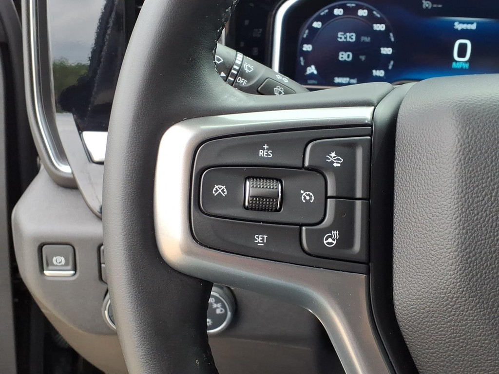 Chevrolet Silverado 1500 Vehicle Full-screen Gallery Image 11