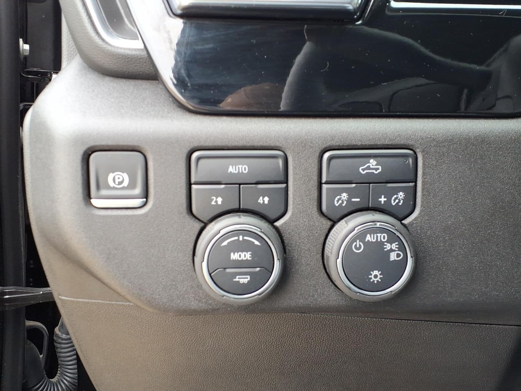 Chevrolet Silverado 1500 Vehicle Full-screen Gallery Image 14