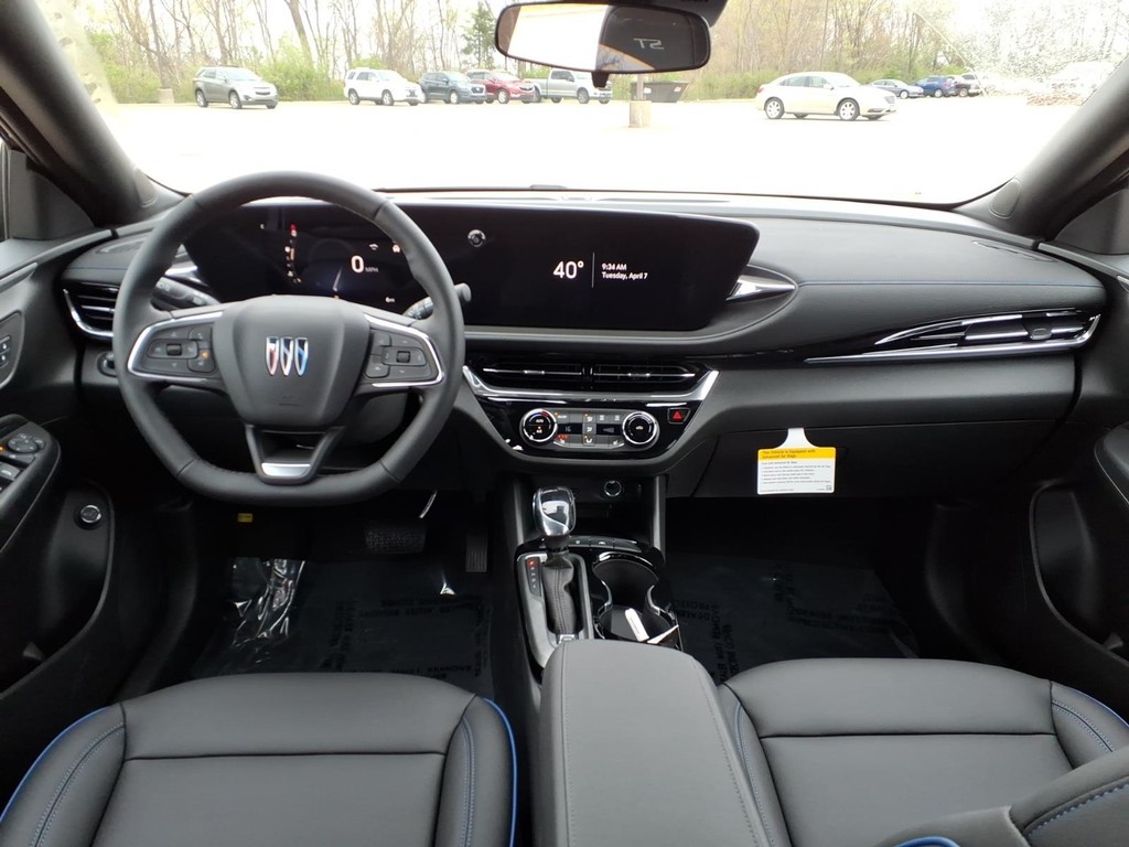 Buick Envista Vehicle Full-screen Gallery Image 4