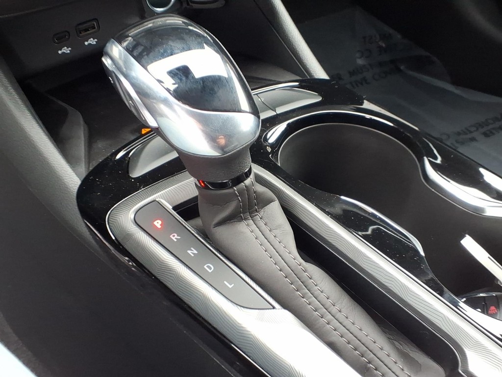 Buick Envista Vehicle Full-screen Gallery Image 11