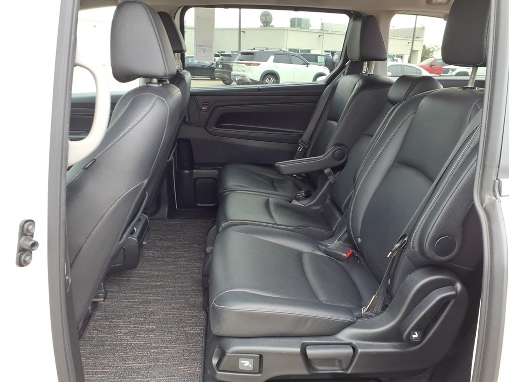 Honda Odyssey Vehicle Full-screen Gallery Image 16