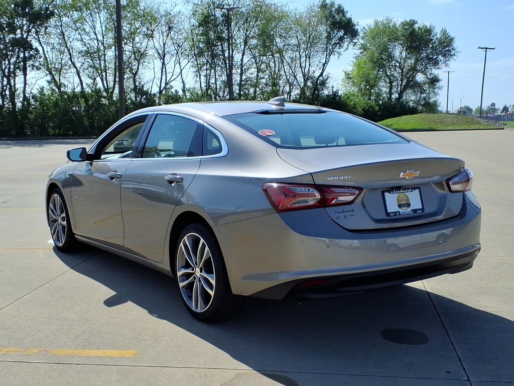 Chevrolet Malibu Vehicle Full-screen Gallery Image 03