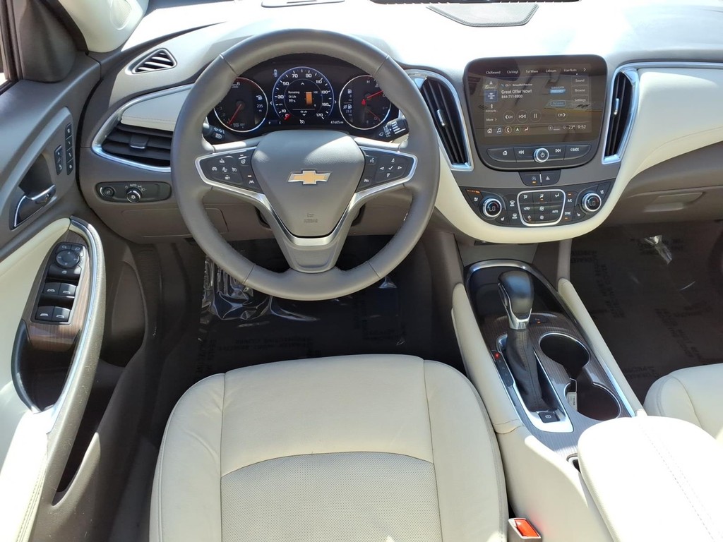 Chevrolet Malibu Vehicle Full-screen Gallery Image 05