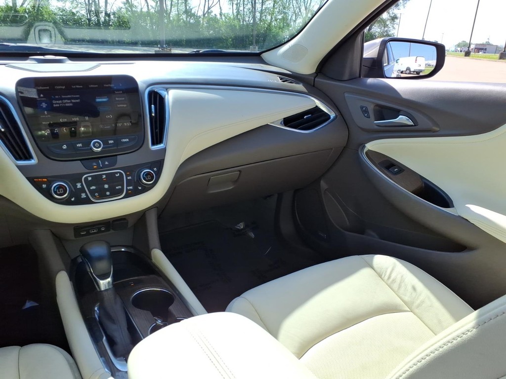 Chevrolet Malibu Vehicle Full-screen Gallery Image 06