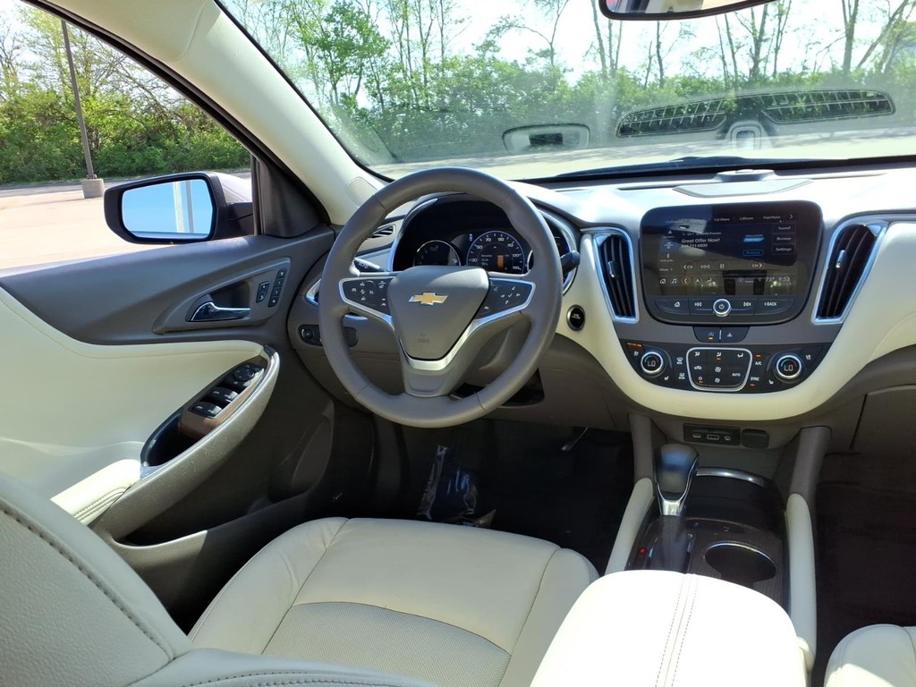 Chevrolet Malibu Vehicle Full-screen Gallery Image 07