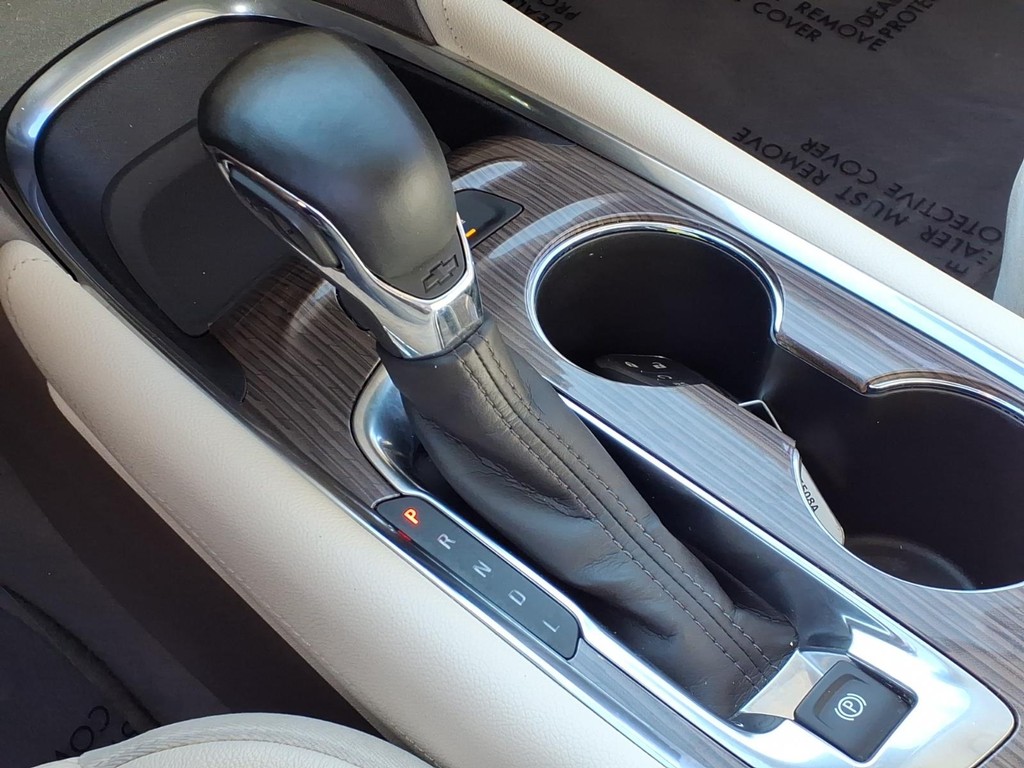 Chevrolet Malibu Vehicle Full-screen Gallery Image 11