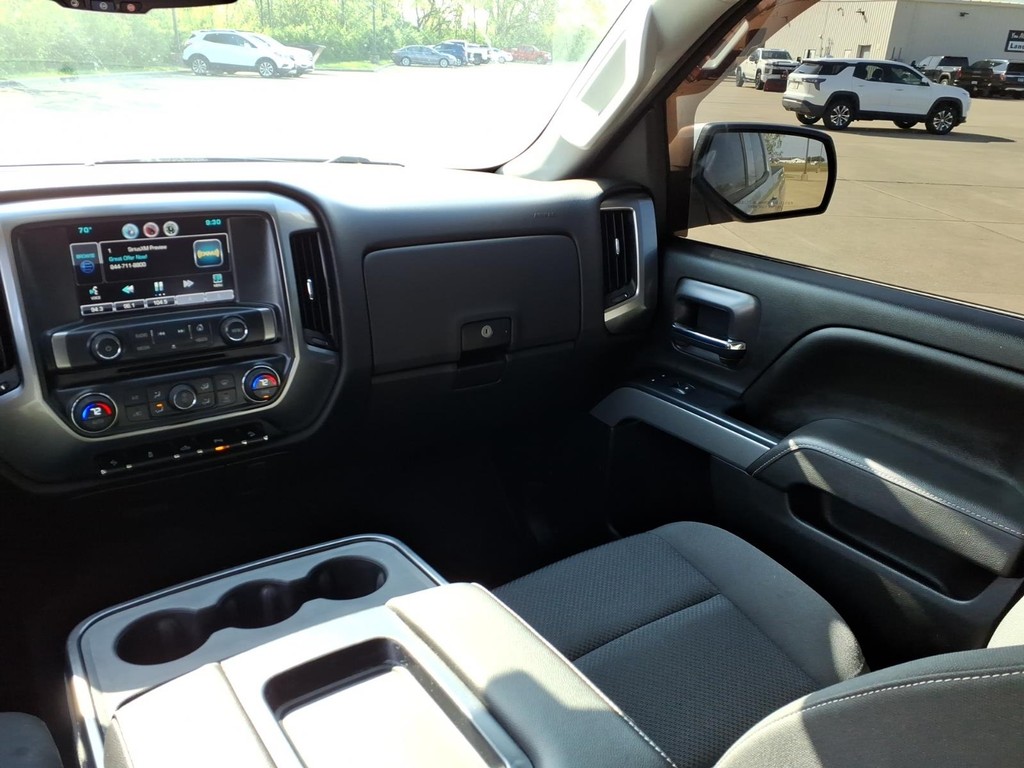 Chevrolet Silverado 1500 Vehicle Full-screen Gallery Image 6