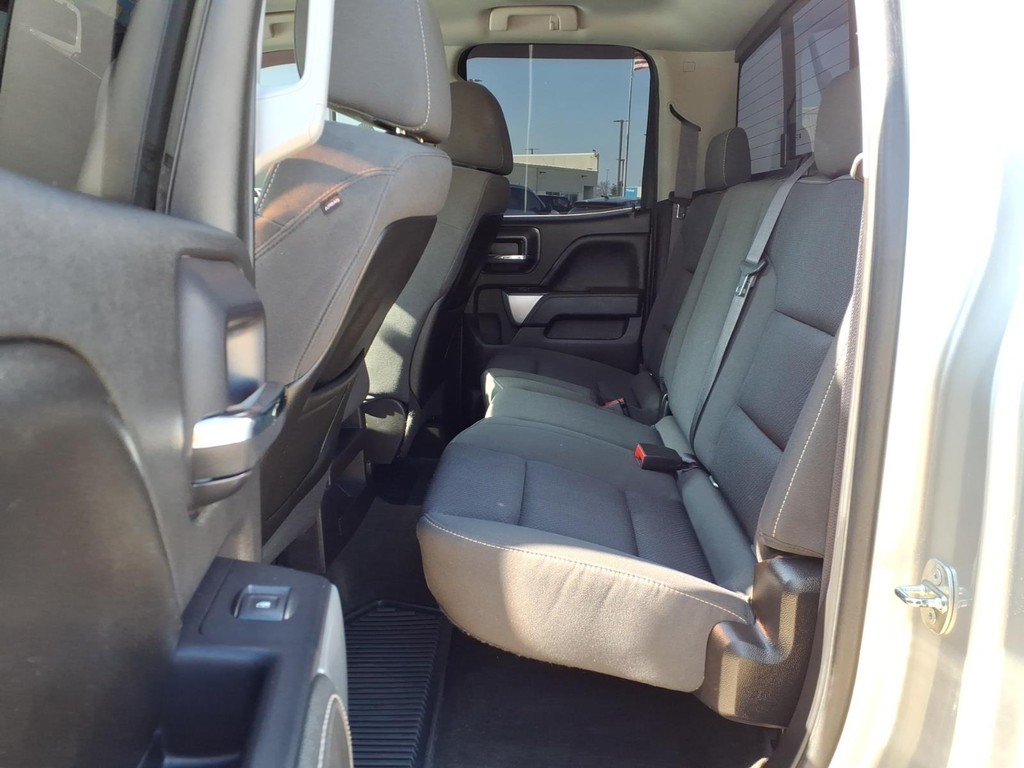 Chevrolet Silverado 1500 Vehicle Full-screen Gallery Image 17