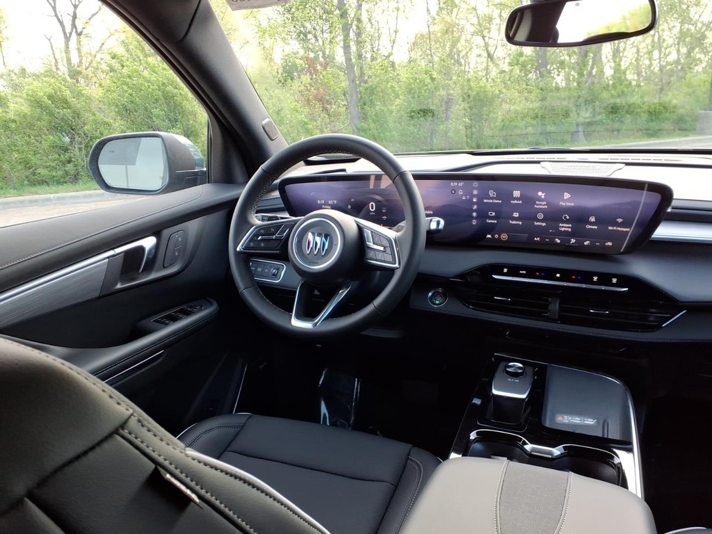 Buick Enclave Vehicle Full-screen Gallery Image 6