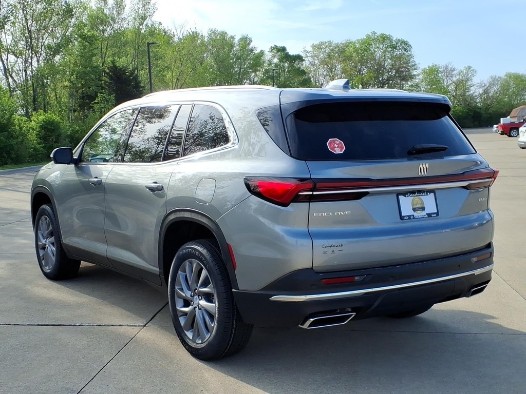 Buick Enclave Vehicle Full-screen Gallery Image 3