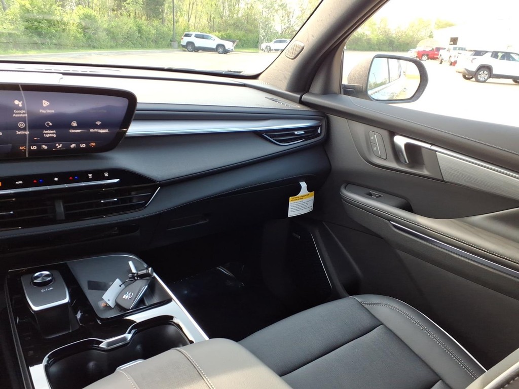 Buick Enclave Vehicle Full-screen Gallery Image 6