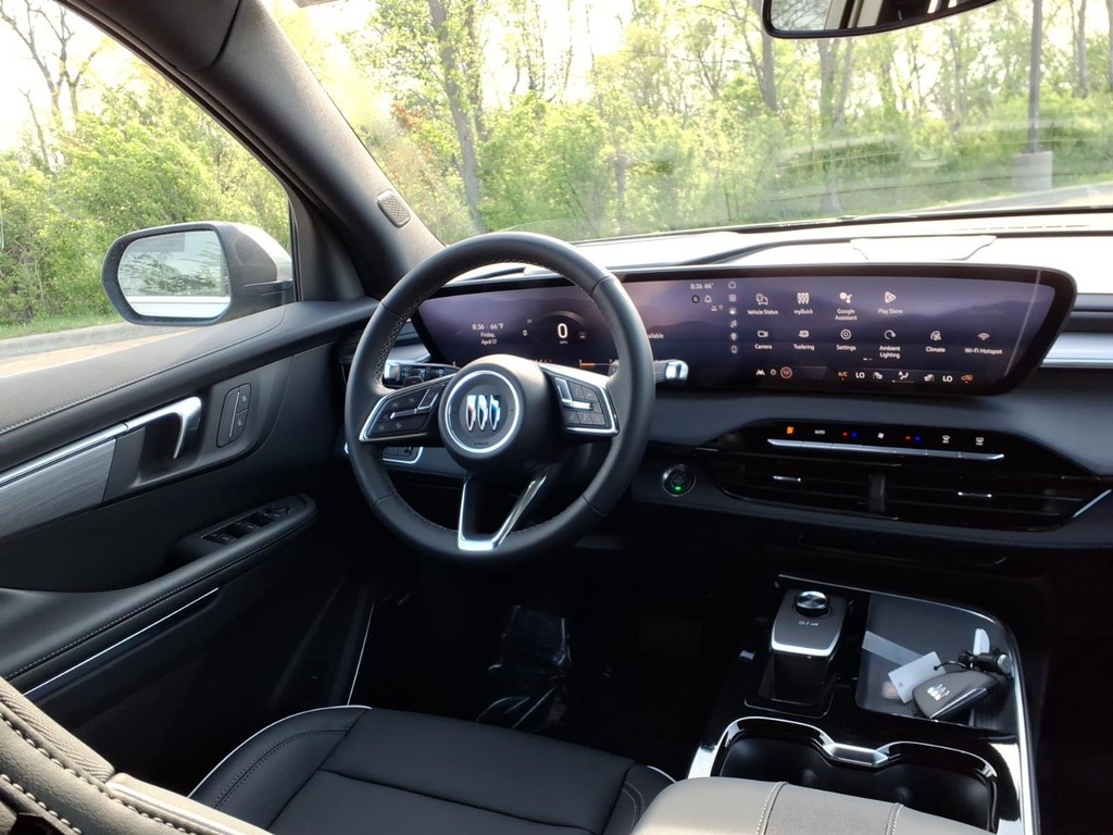 Buick Enclave Vehicle Full-screen Gallery Image 7