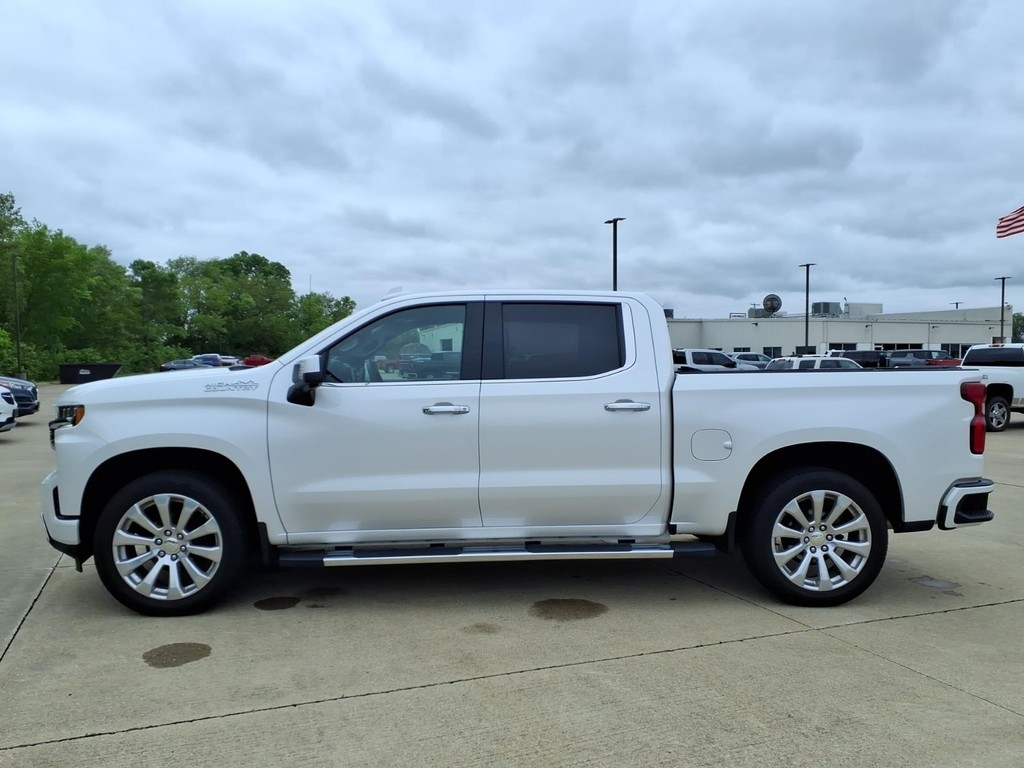 Chevrolet Silverado 1500 Vehicle Full-screen Gallery Image 2