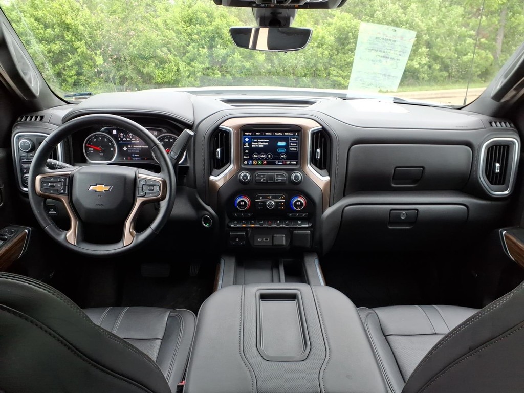 Chevrolet Silverado 1500 Vehicle Full-screen Gallery Image 4