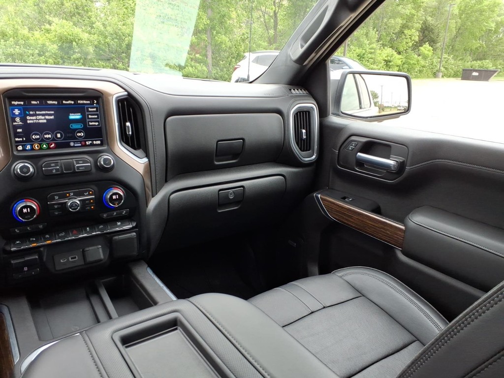 Chevrolet Silverado 1500 Vehicle Full-screen Gallery Image 6