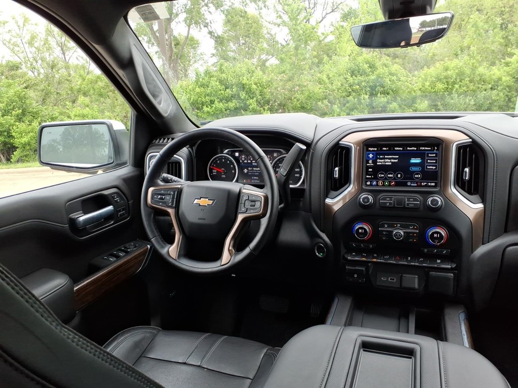 Chevrolet Silverado 1500 Vehicle Full-screen Gallery Image 7