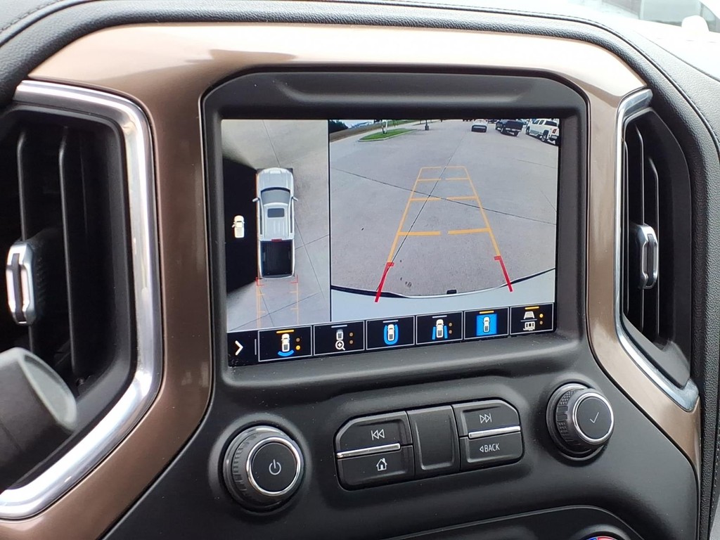 Chevrolet Silverado 1500 Vehicle Full-screen Gallery Image 9