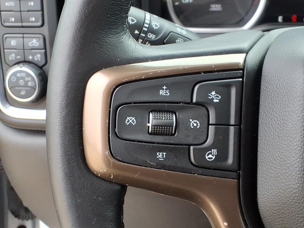 Chevrolet Silverado 1500 Vehicle Full-screen Gallery Image 11