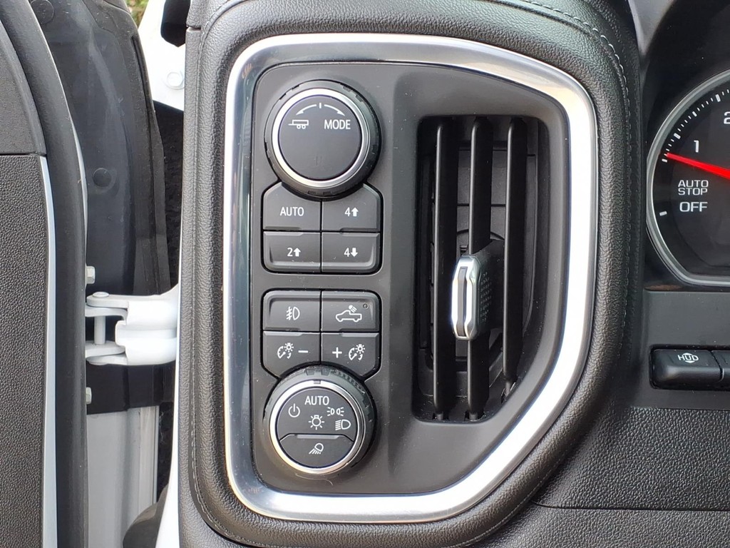 Chevrolet Silverado 1500 Vehicle Full-screen Gallery Image 14