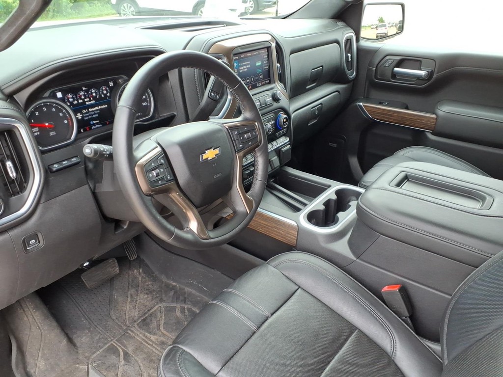 Chevrolet Silverado 1500 Vehicle Full-screen Gallery Image 16