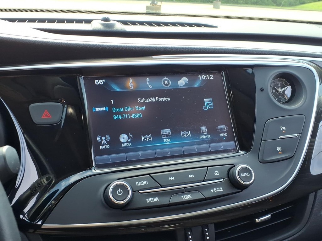 Buick Envision Vehicle Full-screen Gallery Image 8