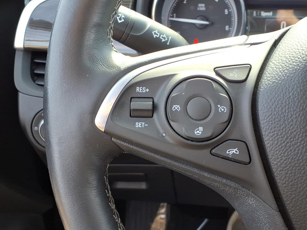 Buick Envision Vehicle Full-screen Gallery Image 12