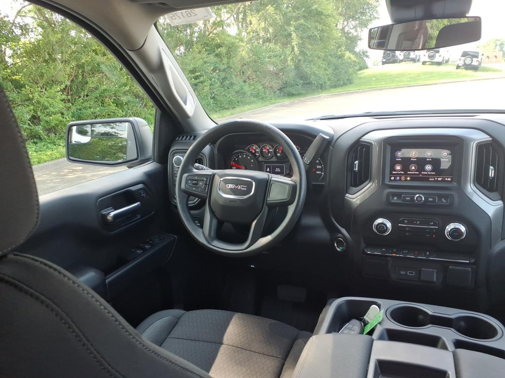 GMC Sierra 1500 Vehicle Full-screen Gallery Image 6