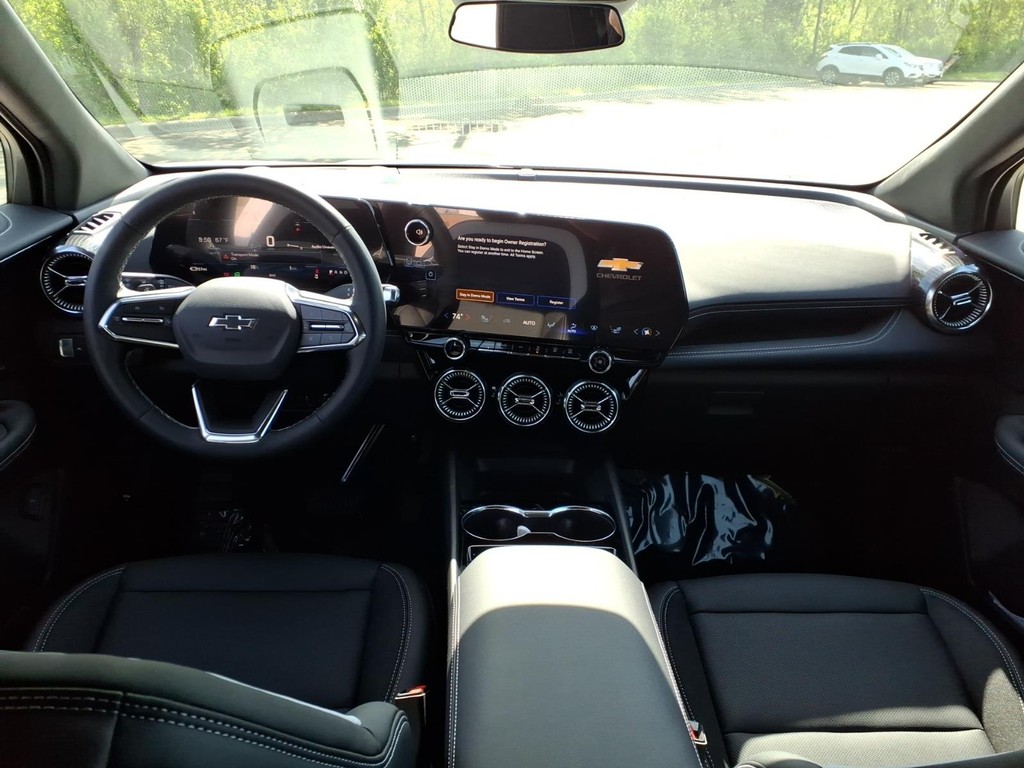 Chevrolet Blazer EV Vehicle Full-screen Gallery Image 4