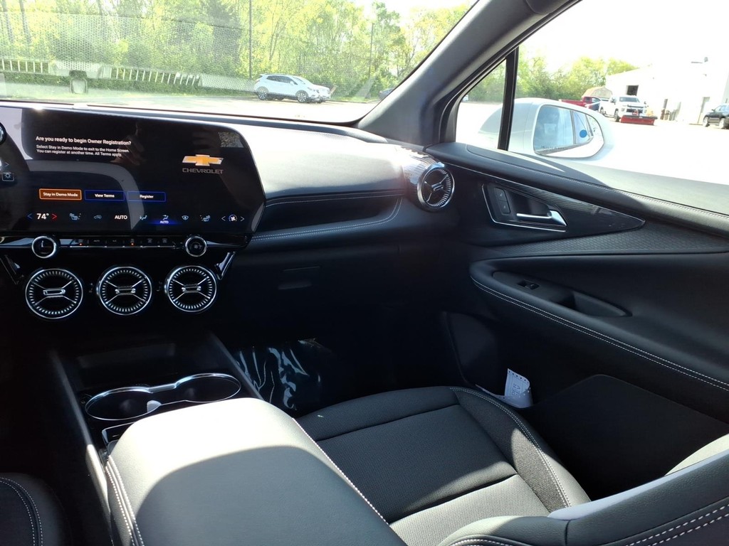 Chevrolet Blazer EV Vehicle Full-screen Gallery Image 5