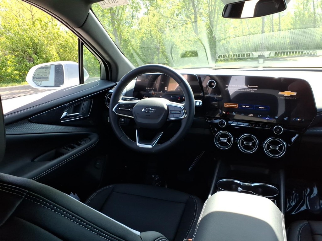 Chevrolet Blazer EV Vehicle Full-screen Gallery Image 6