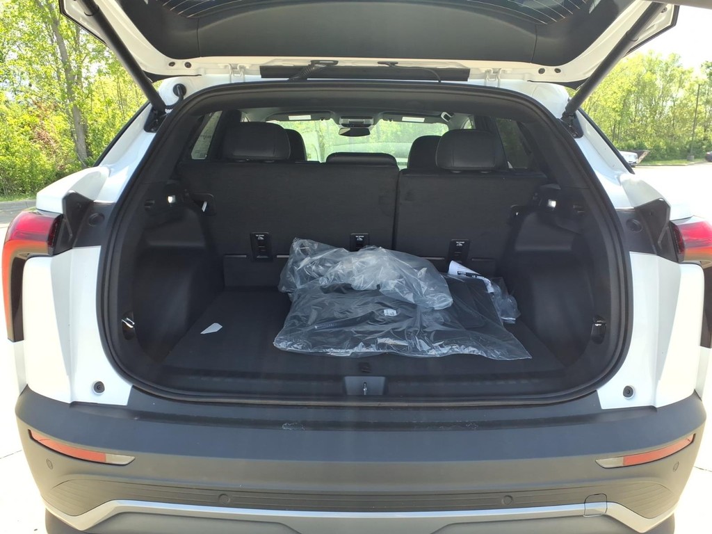 Chevrolet Blazer EV Vehicle Full-screen Gallery Image 17