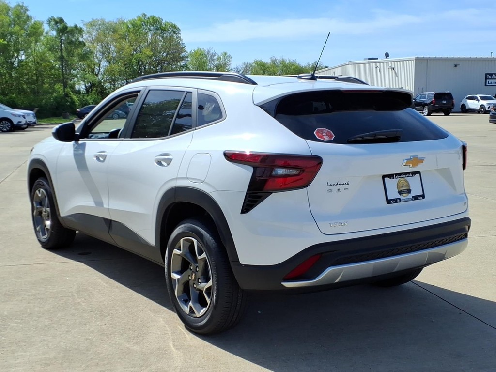 Chevrolet Trax Vehicle Full-screen Gallery Image 3